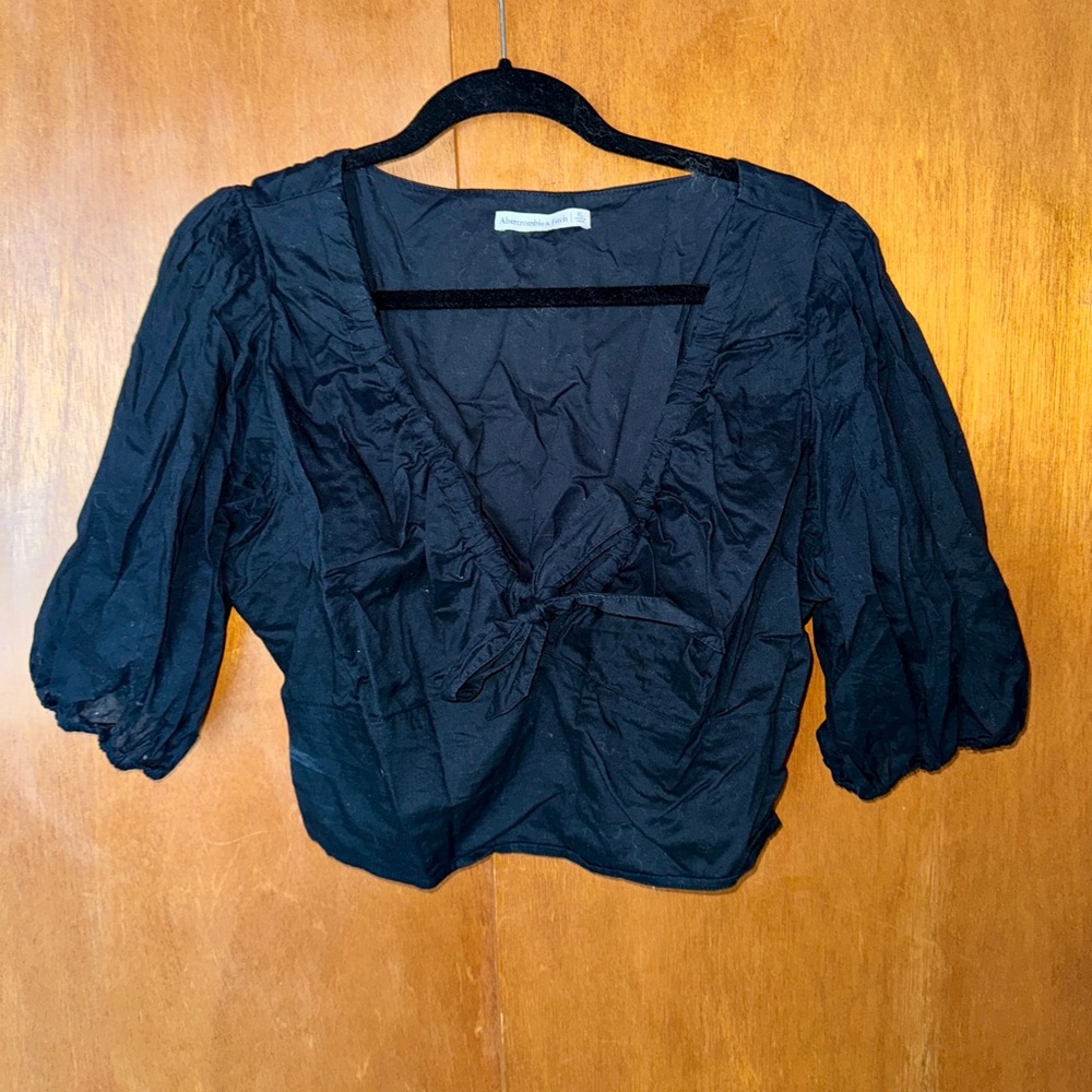 Women’s Black Tie-Front Puff Sleeve Top